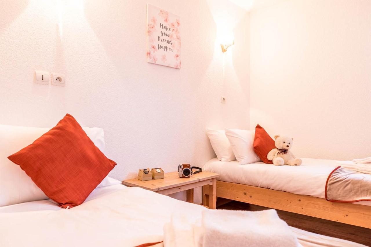 Madame Vacances Les Chalets Du Berger Premium*** La Féclaz Екстериор снимка